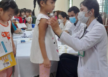 Trường MN Hoa Ngọc Lan tổ chức khỏe sức khỏe đầu năm học 2024-2025 cho các bé