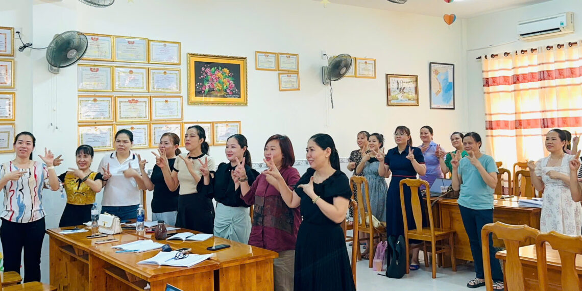 Nâng cao chất lượng đội ngũ giáo viên trong nhà trường.