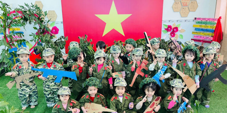 Chào mừng 80 năm ngày thành lập quân đội nhân dân Việt Nam (22/12/1944-22/12/2024)