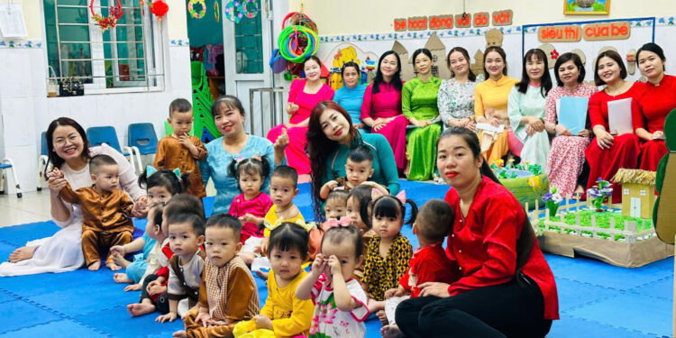 Hưởng ứng tuần lễ áo dài cùng với các hoạt động của bé!