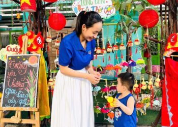 Chi đoàn thanh niên mang Trung thu yêu thương đến với các bé mầm non